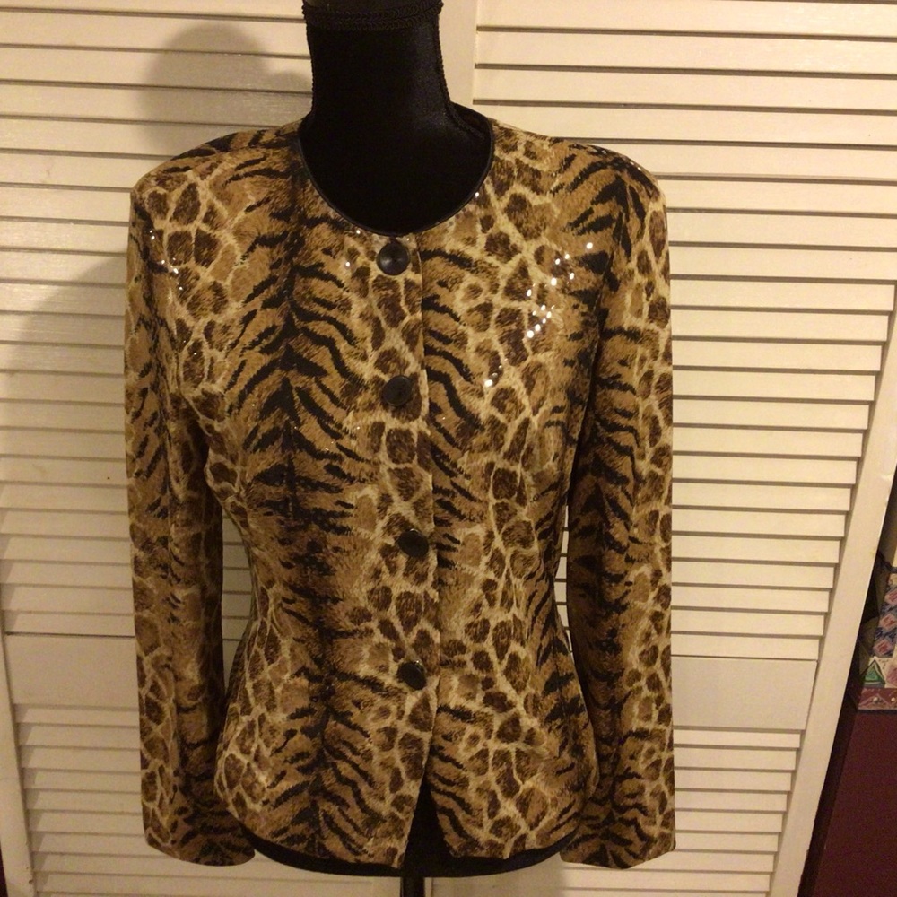 Nueva Animal Print Sequent Button Down Jacket. Size 10